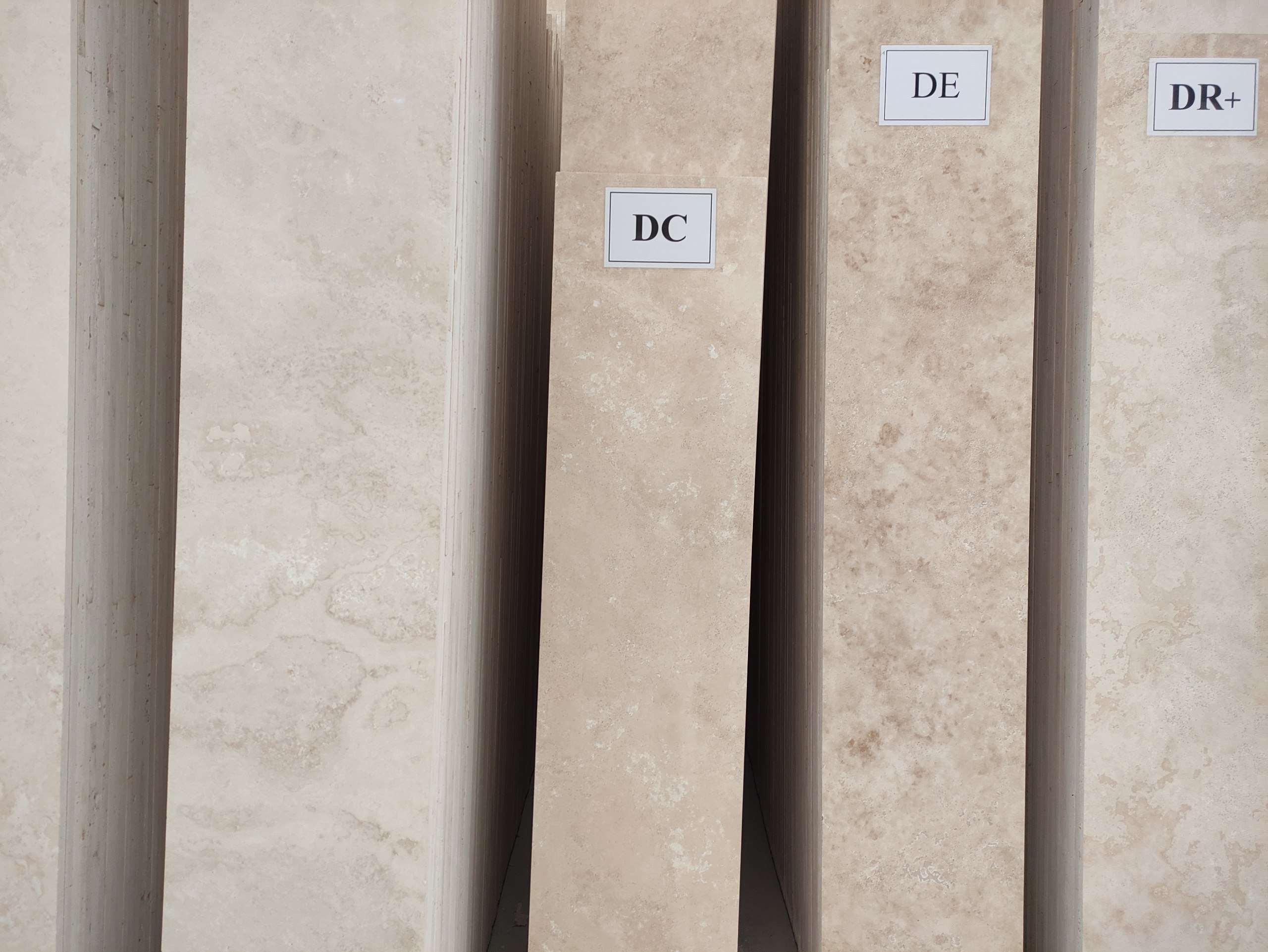 White Travertine Tile P0808 (2) White Travertine Tile - Image 1